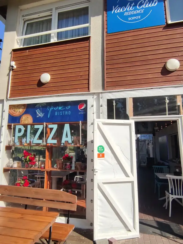 Wejście z napisem PIZZA
